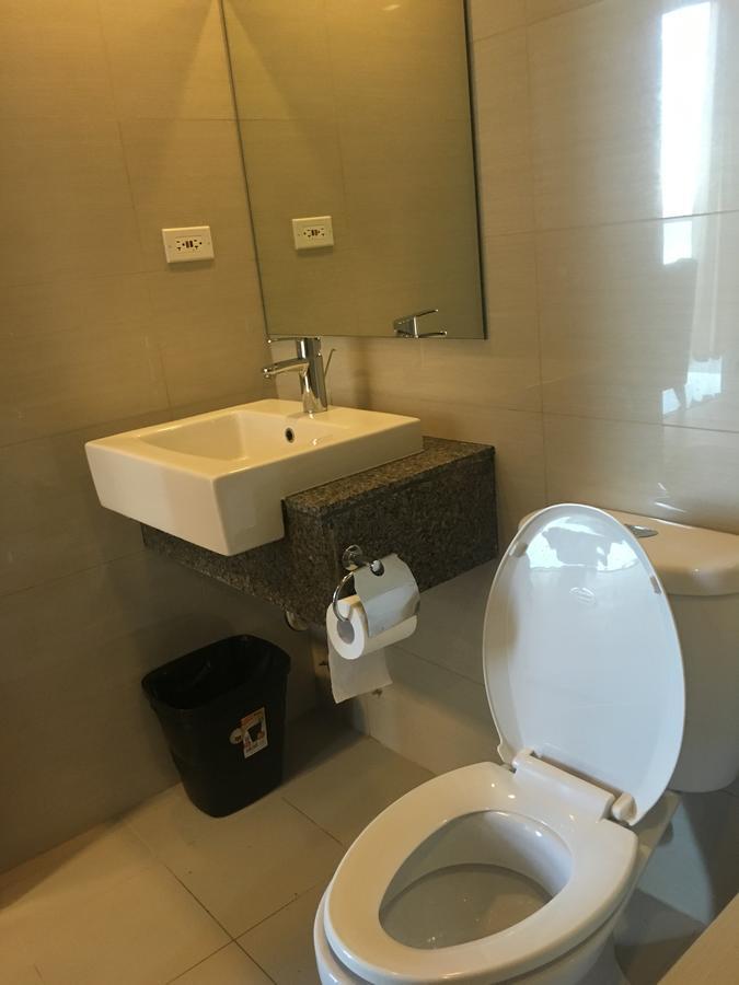Mactan Newtown Seaview At One Pacific Residence Lapu-Lapu City Buitenkant foto